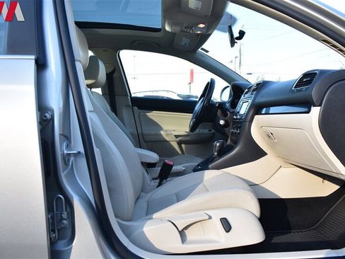 Used 2013 Volkswagen Jetta TDI FWD image 24