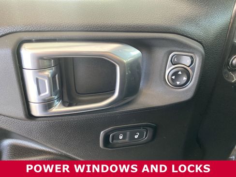 Used 2023 Jeep Gladiator Sport image 9