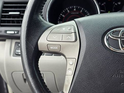 Used 2010 Toyota Highlander Limited AWD/4WD image 24