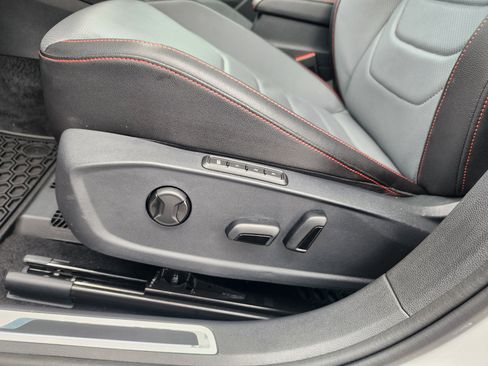 Used 2025 Volkswagen Jetta GLI Autobahn image 22