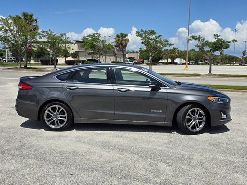 Used 2019 Ford Fusion Titanium FWD image 41
