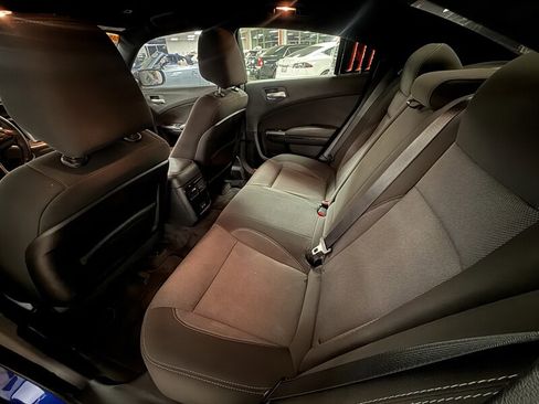 Used 2018 Dodge Charger SXT w/ Blacktop Package image 11