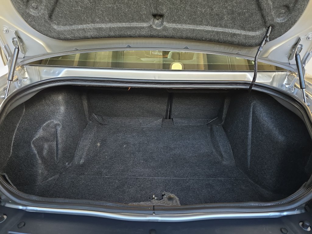 Used 2018 Dodge Challenger SXT RWD image 14