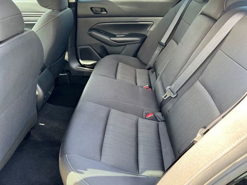 Used 2024 Nissan Altima 2.5 SV FWD image 14