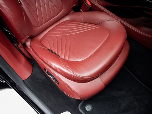 Used 2021 Aston Martin DBX image 65