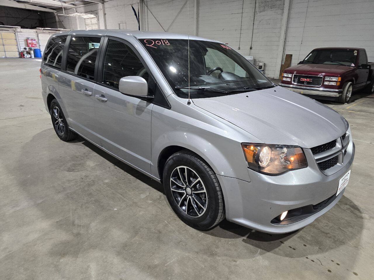 Used 2018 Dodge Grand Caravan GT FWD image 18