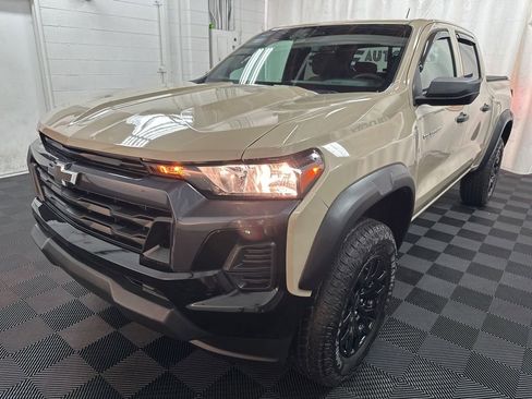 Used 2023 Chevrolet Colorado Trail Boss w/ Advanced Trailering Package AWD/4WD image 4