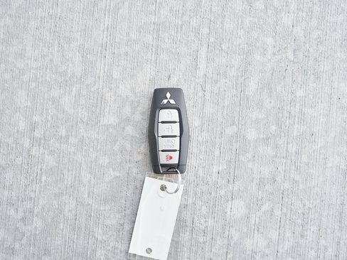 Used 2025 Mitsubishi Outlander SEL image 56