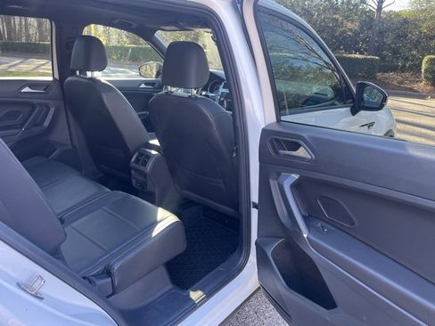 Used 2020 Volkswagen Tiguan SE R-Line image 12