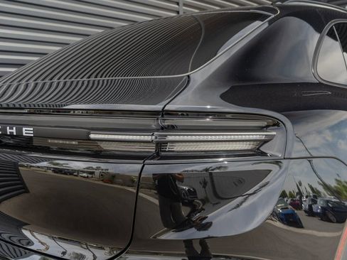 Used 2025 Porsche Macan Electric RWD image 14