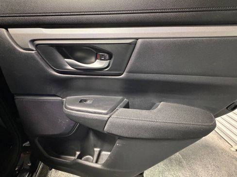 Used 2018 Honda CR-V LX image 19