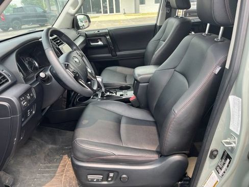 Used 2022 Toyota 4Runner TRD Off-Road Premium AWD/4WD image 4