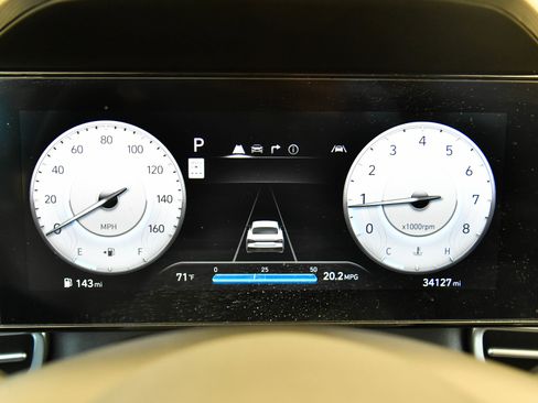 Used 2024 Hyundai Elantra SEL image 29