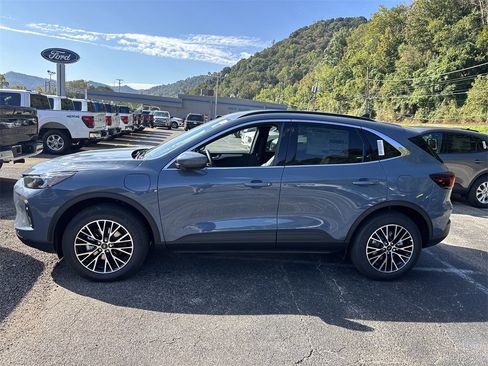 New 2025 Ford Escape SE w/ PHEV Premium Package image 8