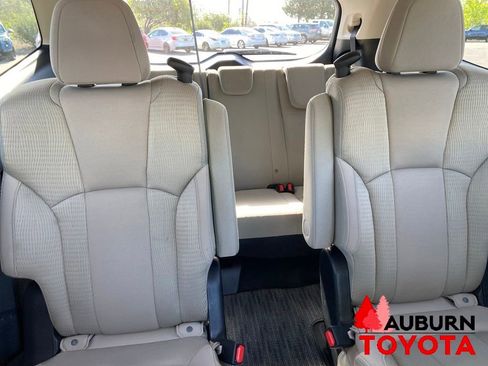 Used 2025 Subaru Ascent Premium AWD/4WD image 25