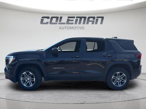 Used 2026 GMC Terrain Elevation FWD image 2