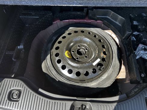 Used 2019 Buick Encore Preferred image 24