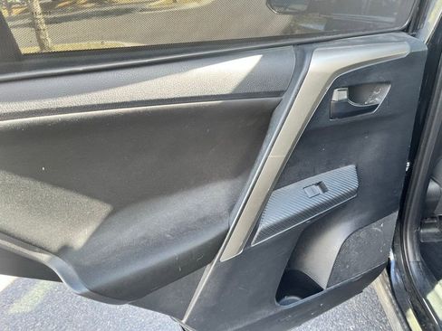 Used 2014 Toyota RAV4 LE image 10