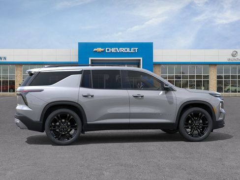 New 2027 Chevrolet Traverse LT FWD image 5