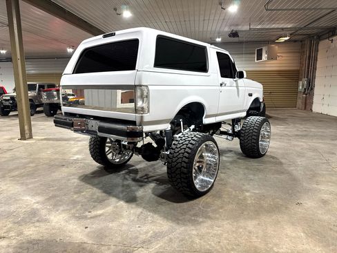 Used 1994 Ford Bronco XLT image 9