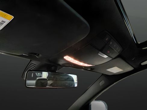 Used 2019 Mercedes-Benz C 300 4MATIC Sedan image 16