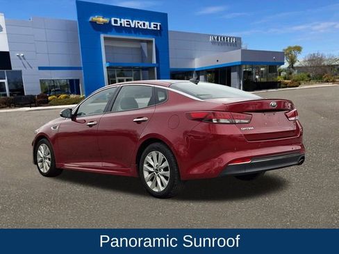 Used 2018 Kia Optima S w/ Panoramic Sunroof Package image 6