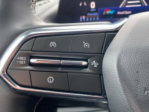 Used 2025 Chevrolet Traverse LT AWD/4WD image 14