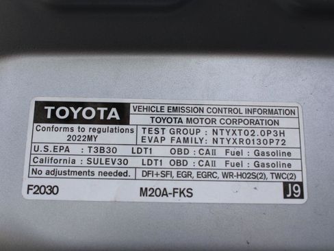 Used 2022 Toyota Corolla Cross XLE w/ Convenience Package FWD image 52