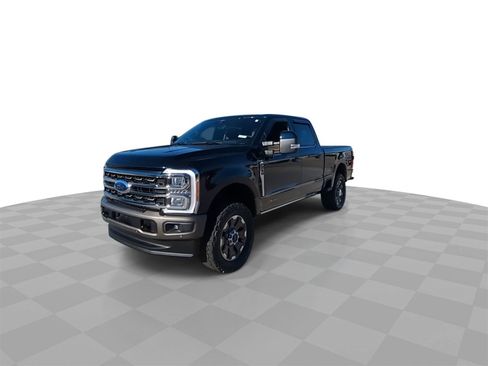 Used 2023 Ford F250 King Ranch image 4