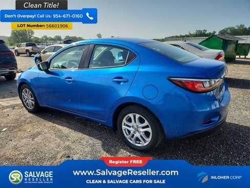 Used 2017 Toyota Yaris iA FWD image 3