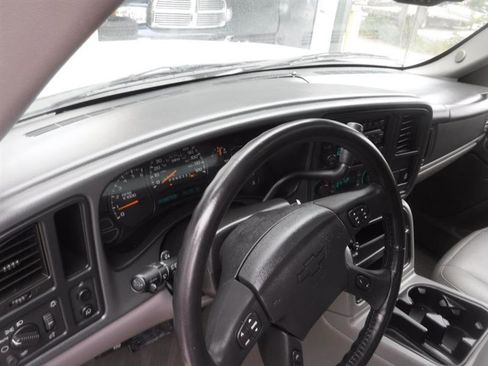 Used 2006 Chevrolet Avalanche Z66 w/ Sun And Sound Package RWD image 25
