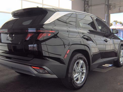 Used 2026 Hyundai Tucson SE FWD image 3