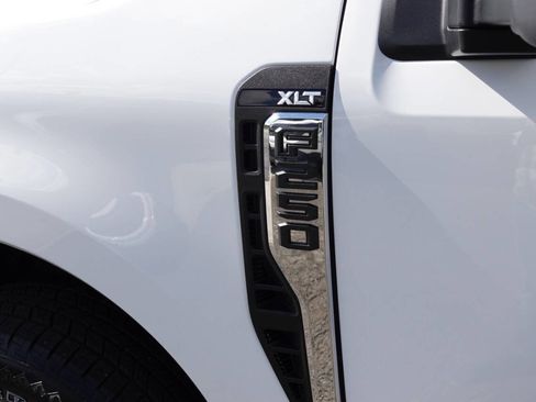 Used 2023 Ford F250 XLT image 12