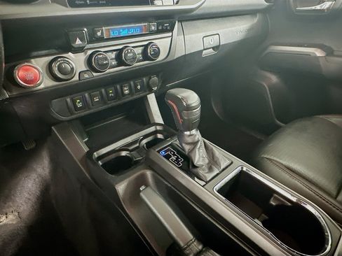 Used 2017 Toyota Tacoma TRD Pro AWD/4WD image 25