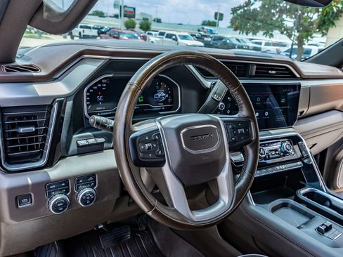 Used 2024 GMC Sierra 3500 Denali w/ Denali Reserve Package AWD/4WD image 17