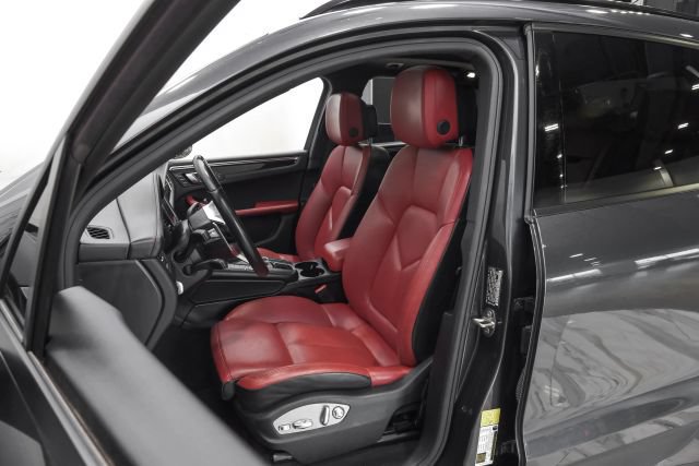 Used 2018 Porsche Macan Sport Edition AWD/4WD image 38