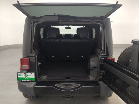 Used 2014 Jeep Wrangler Unlimited Sahara AWD/4WD image 29