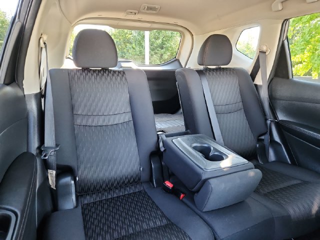 Used 2018 Nissan Rogue SV AWD/4WD image 30