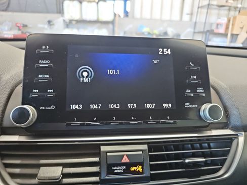 Used 2019 Honda Accord LX image 21