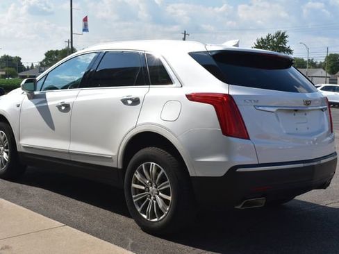 Used 2017 Cadillac XT5 Luxury w/ Driver Awareness Package FWD image 17