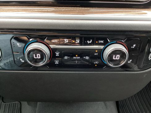 Used 2024 Chevrolet Silverado 1500 LT w/ Z71 Off-Road Package image 23