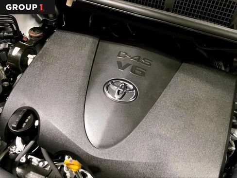 Used 2017 Toyota Sienna SE FWD image 33