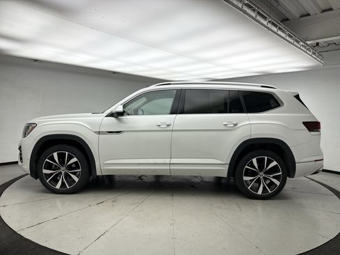 Used 2024 Volkswagen Atlas SEL Premium R-Line AWD/4WD image 2