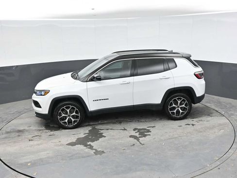 Used 2025 Jeep Compass Limited AWD/4WD image 14