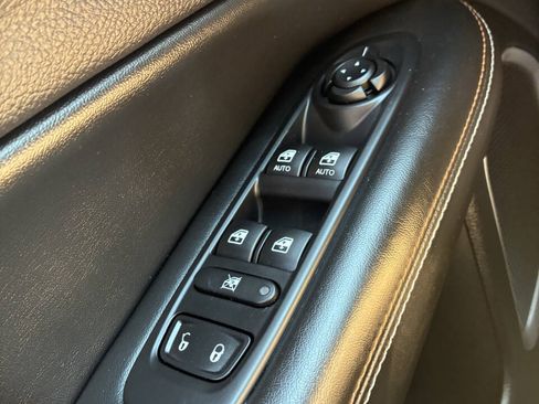 Used 2018 Jeep Compass Latitude w/ Safe & Security Group AWD/4WD image 24