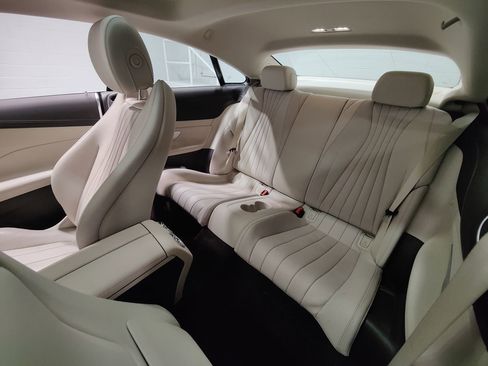 Used 2018 Mercedes-Benz E 400 4MATIC Coupe image 39