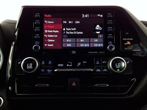 Used 2021 Toyota Highlander XSE FWD image 23
