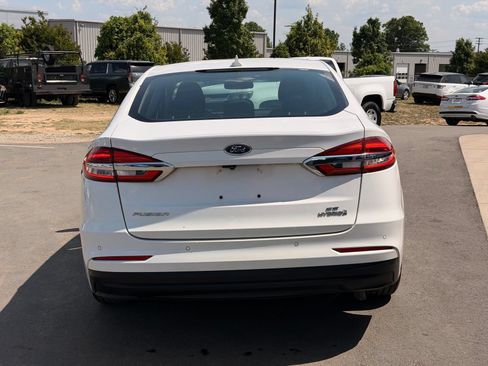 Used 2019 Ford Fusion SE FWD image 7