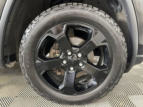 Used 2018 Jeep Grand Cherokee Laredo AWD/4WD image 33