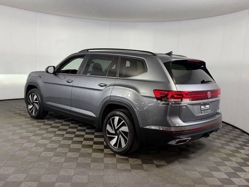 Used 2025 Volkswagen Atlas SE FWD image 6